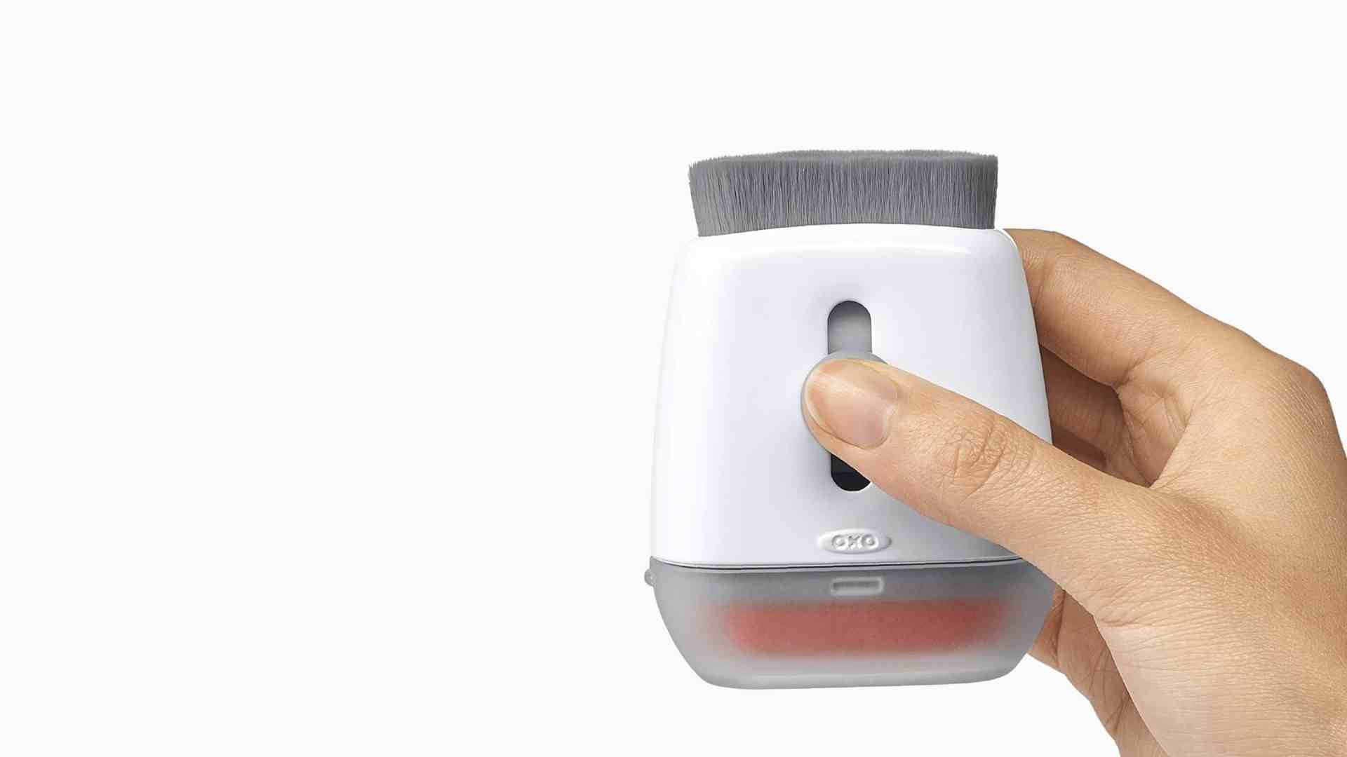 OXO Good Grips Sweep & Swipe Laptop Cleaner Review: A Must-Have for Dust-Free Screens